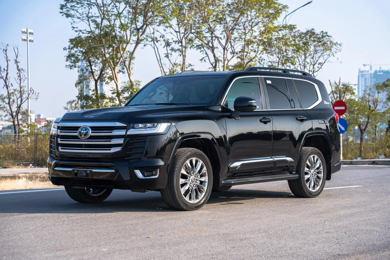 Toyota Land Cruiser 300